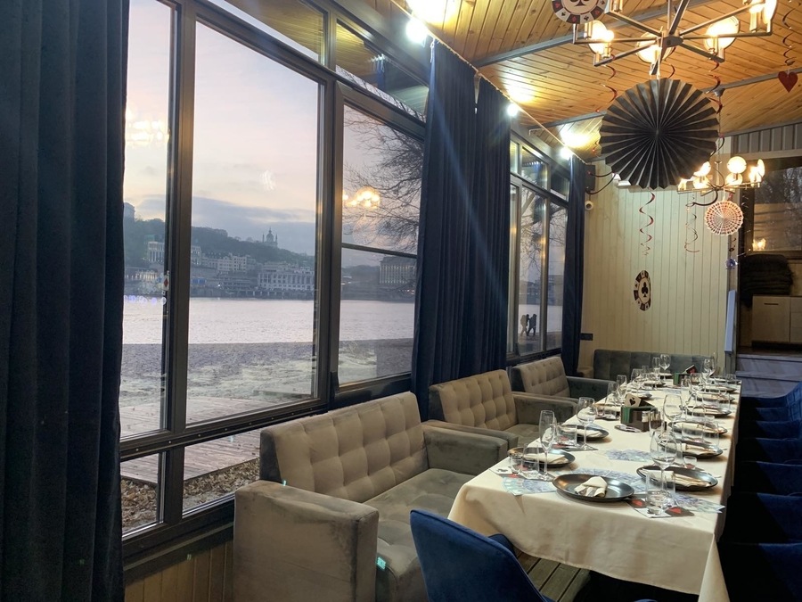 Резиденция "Мой Остров" на берегу Днепра