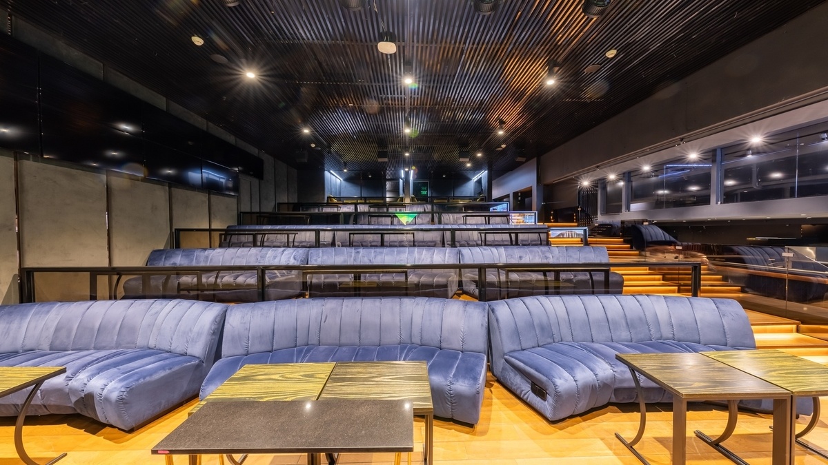 Rest Hall — амфітеатр зі сценою у Parkovy