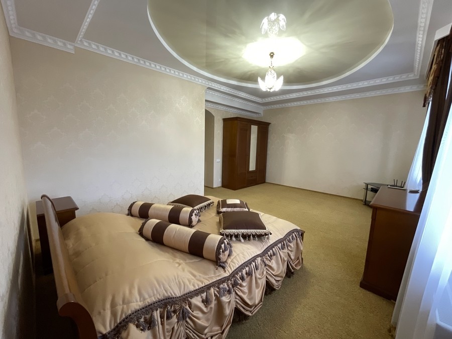 Будинок для івентів у Києві з банкетним залом +СПА