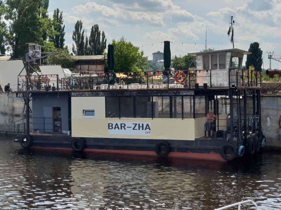Івент-майданчик на теплоході BARZHA