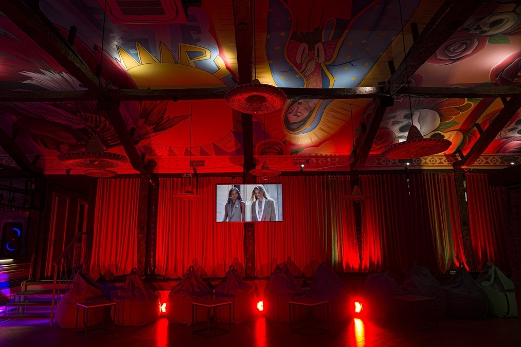 Зал TEXAS від STAGE