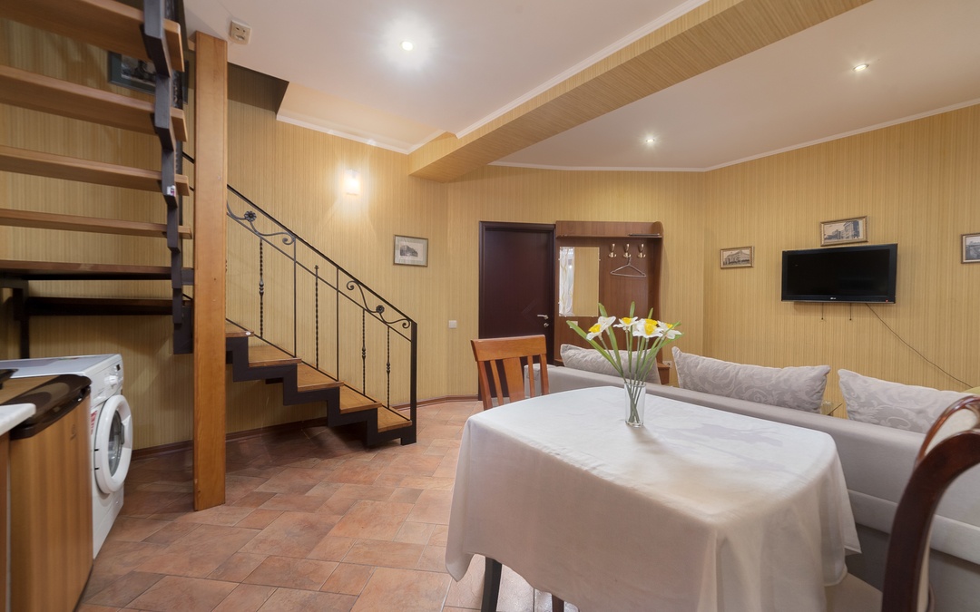 Двухуровневая локация для вечеринок и праздников