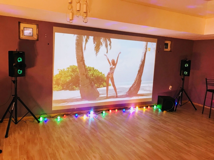 Happy Hall - антикафе в стиле лофт