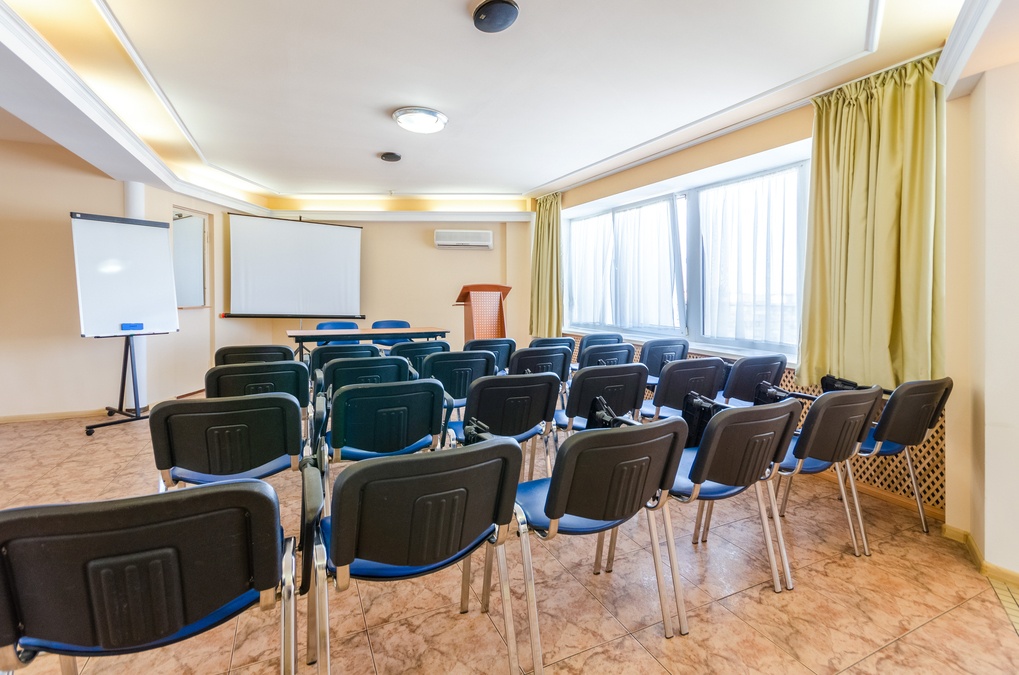 Конференц-зал на 10 поверсі в готелі Турист