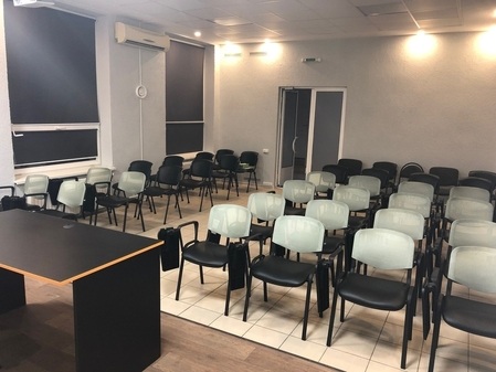 Универсальный зал возле метро Ботанический сад