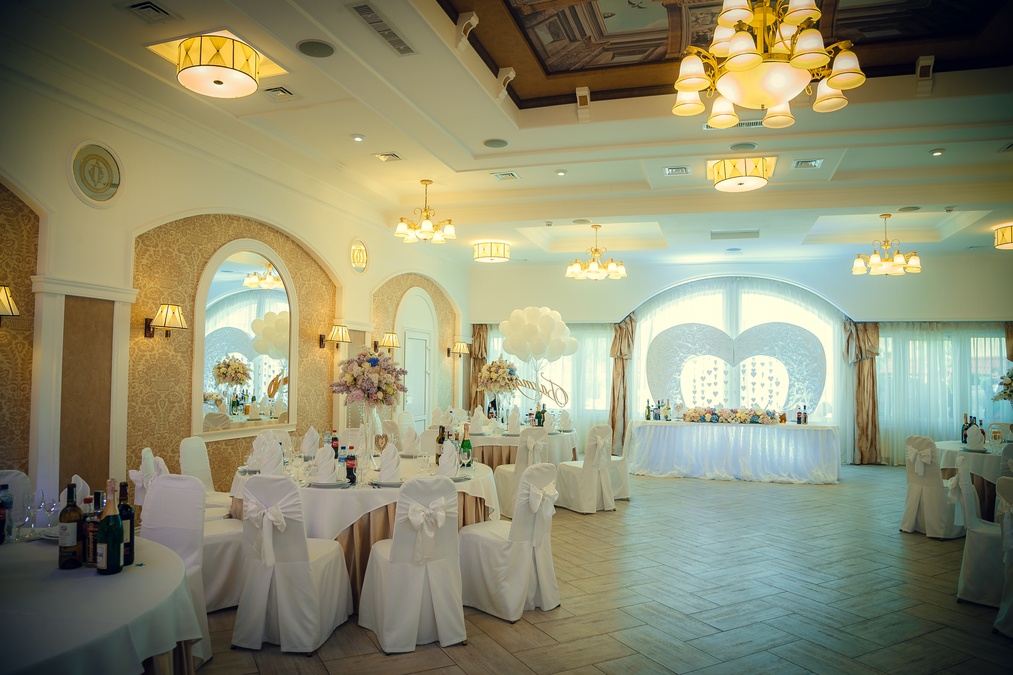Роскошный банкетный зал «ВЕРСАЛЬ»