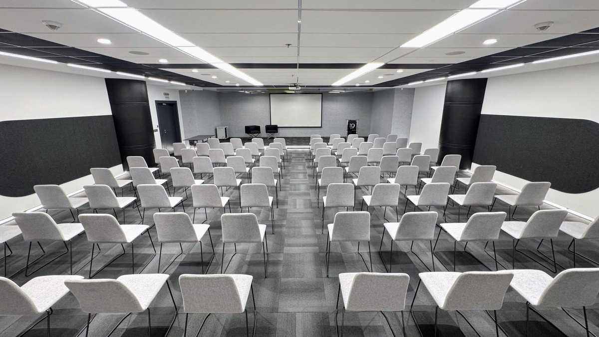 Конференц-зал у IQ business center