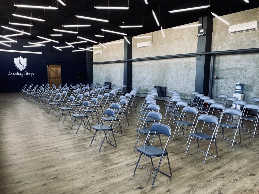 Івент-простір LUCKY STEP