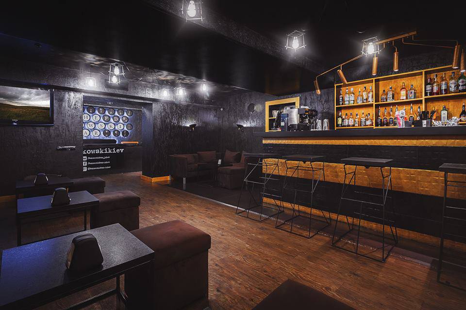 Стильний лаунж - бар в центрі Києва