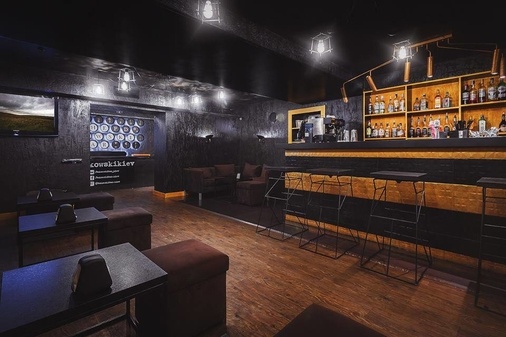 Стильний лаунж - бар в центрі Києва
