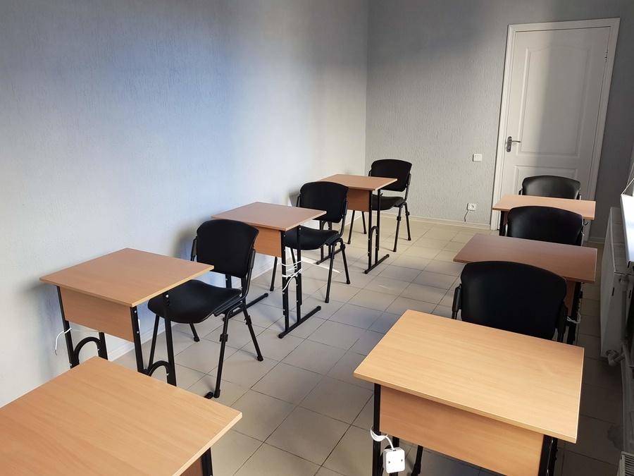 Универсальный зал возле метро Ботанический сад