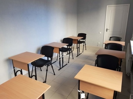 Универсальный зал возле метро Ботанический сад