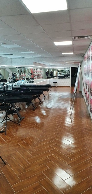 Оборудованный зал в бьюти коворкинге