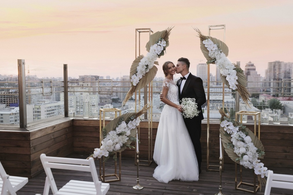 Велика Тераса на 21 поверсі з видом на Печерськ