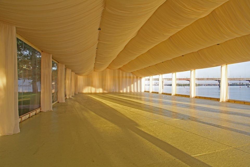 Открытая площадка на берегу Днепра