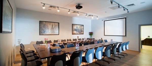 Конференц-зал в готелі Сontinental hotel