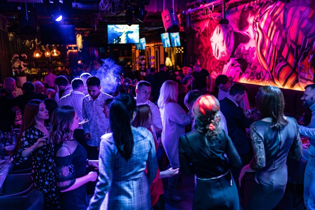 Ресторан SHEF для банкетів та різних свят