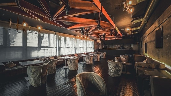 Heaven_Space — локация с террасой и бомбоубежищем