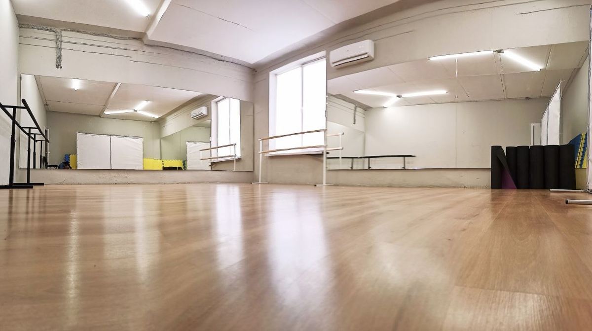 Танцевальное пространство "Burn the floor"