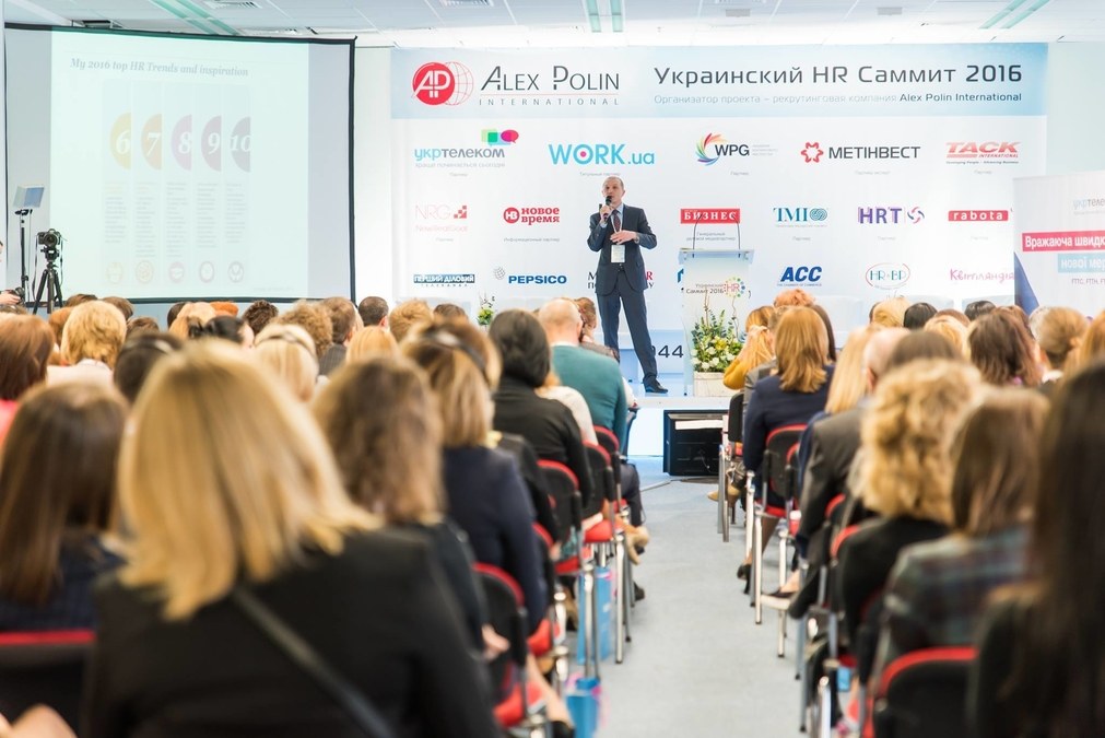 Современный конференц-зал в бизнес центре класса А