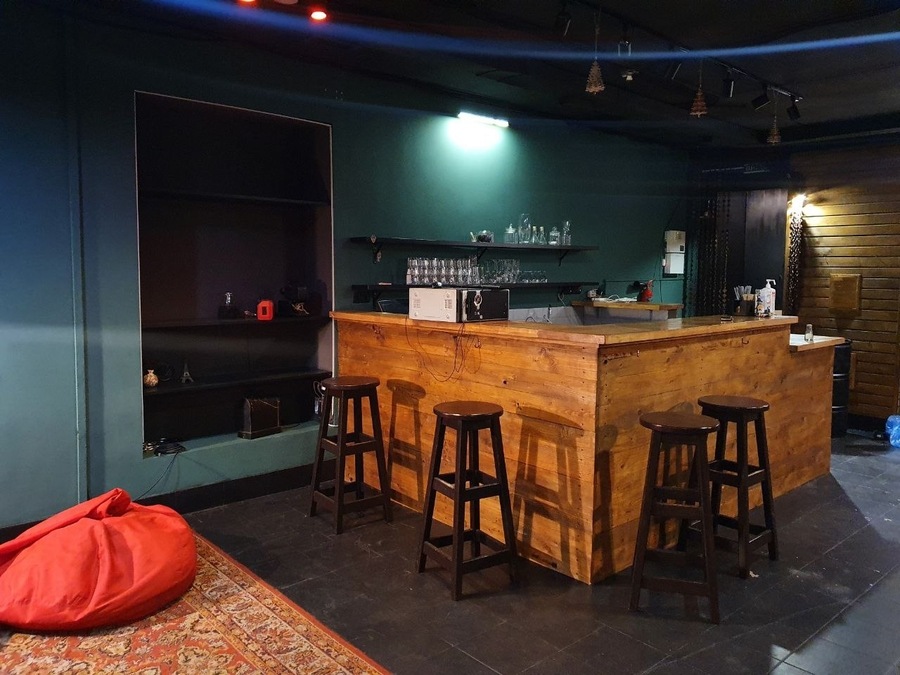 Локація-бар на Подолі