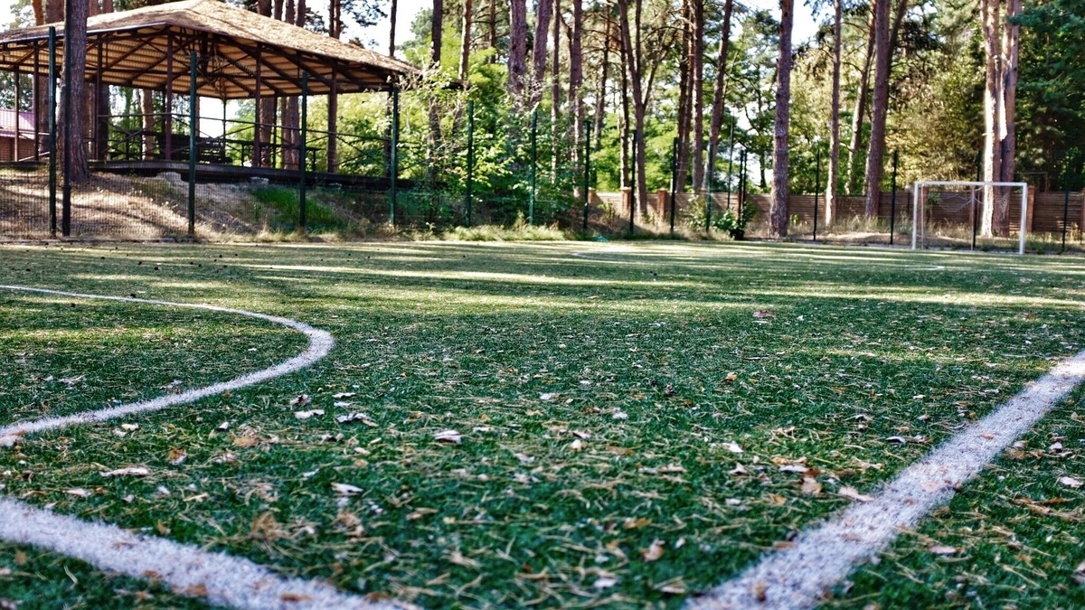 Локація біля озера з можливістю проживання