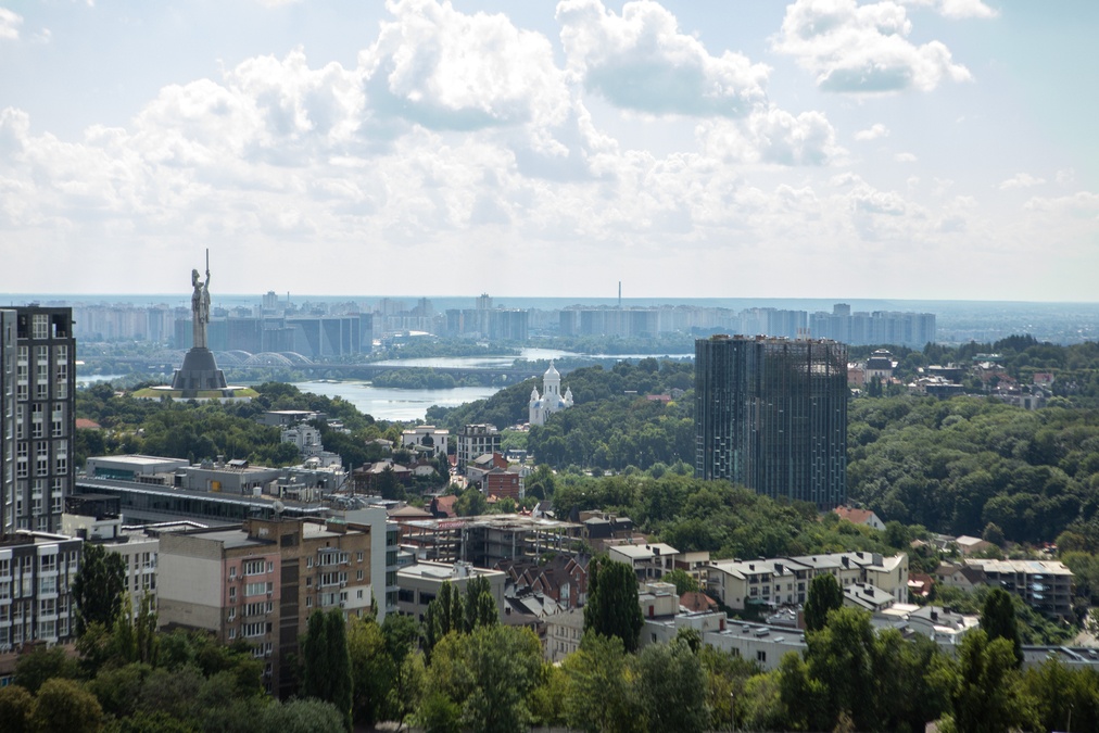 Руфтоп з найвищою терасою Печерська