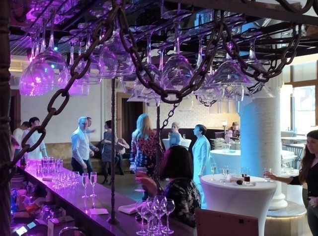 Jam Cafe - универсальное место для мероприятия 