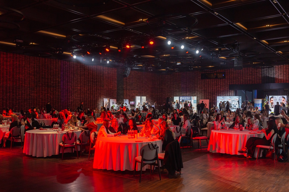 Зал для подій будь-якого формату Emily Event Hall 