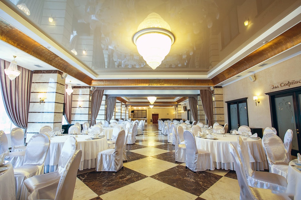 Панорамний ресторан в готелі в центрі Києва 