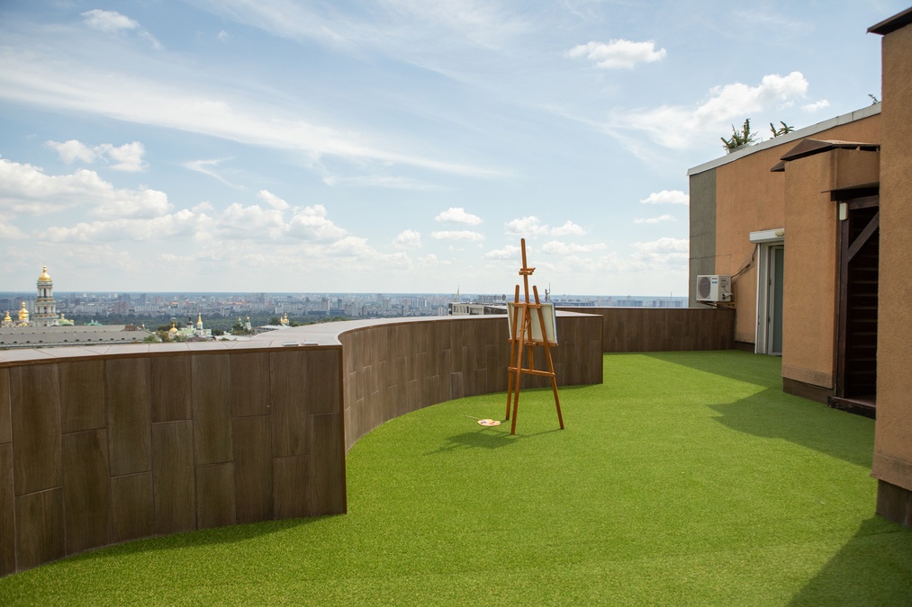 Руфтоп з найвищою терасою Печерська