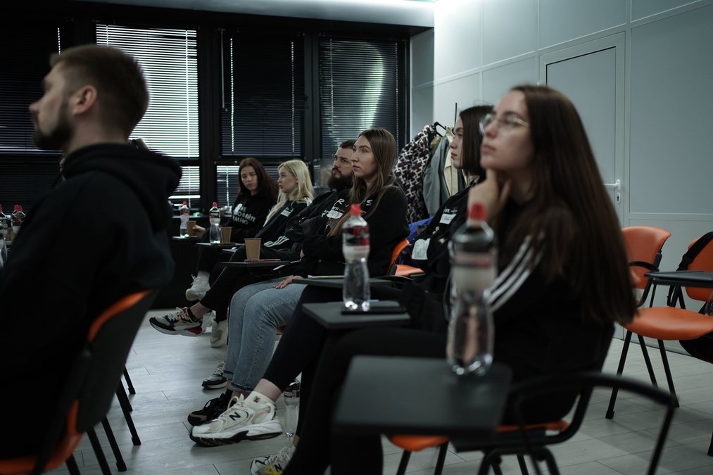 Зручний хаб для навчання