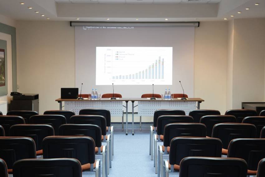 Деловой конференц-зал в центре столицы 