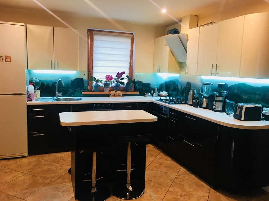 Загородный дом для вечеринок и корпоративов 