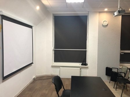 Универсальный зал возле метро Ботанический сад