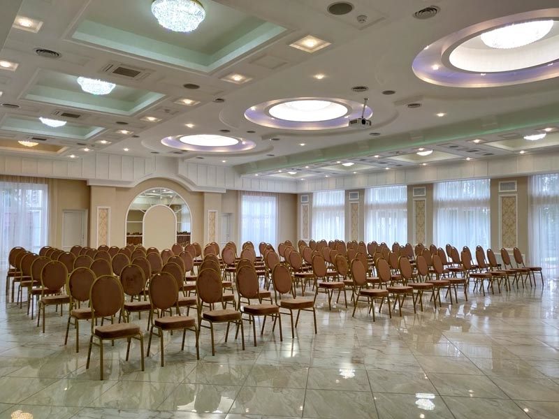 Великий зал «ГРАНД ХОЛ» в готельному комплексі