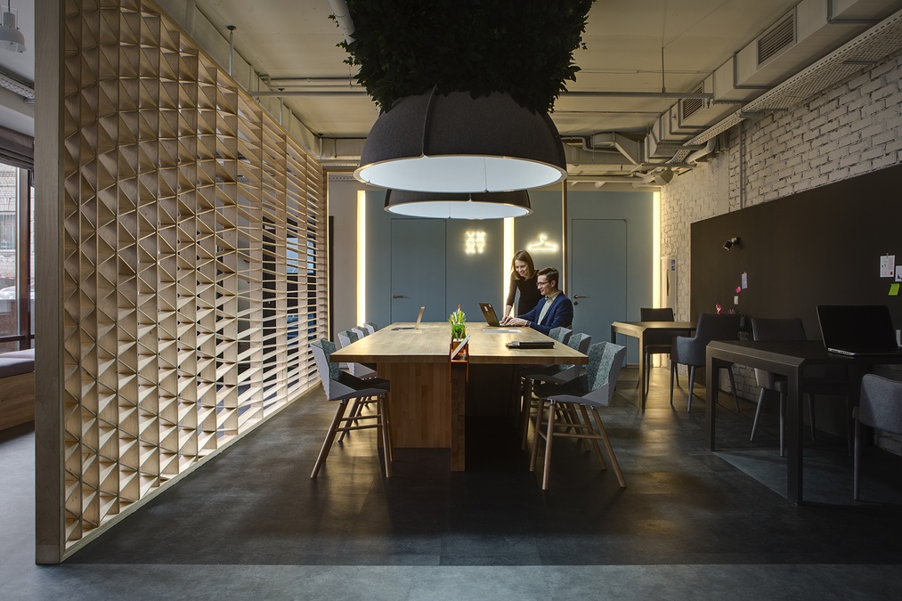 Інтер'єрний простір для зустрічей та переговорів