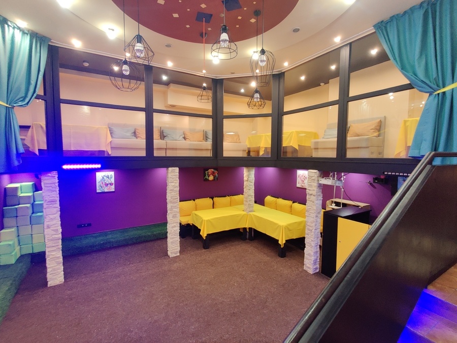 Стильная локация Obolon Party Room для праздника