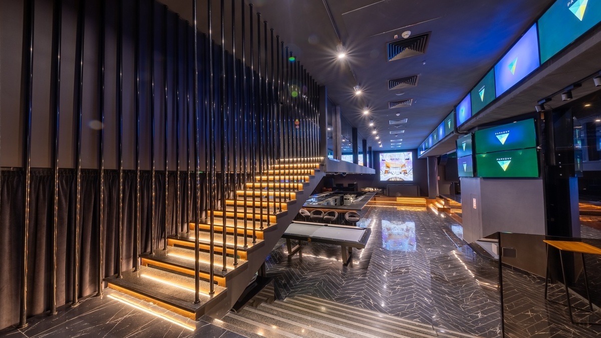 Rest Hall — амфітеатр зі сценою у Parkovy