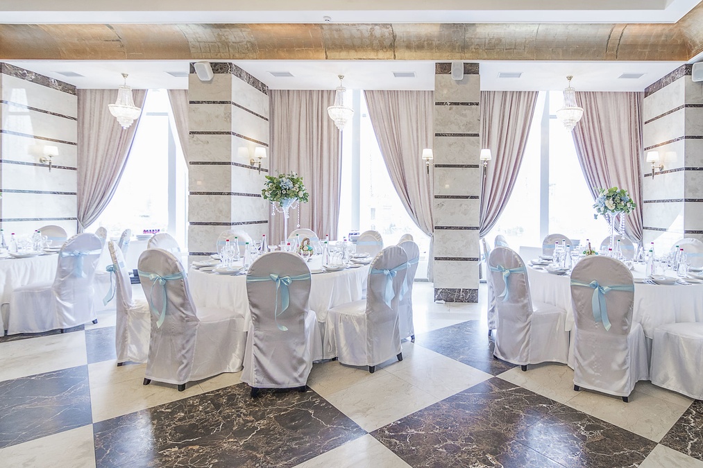 Панорамний ресторан в готелі в центрі Києва 