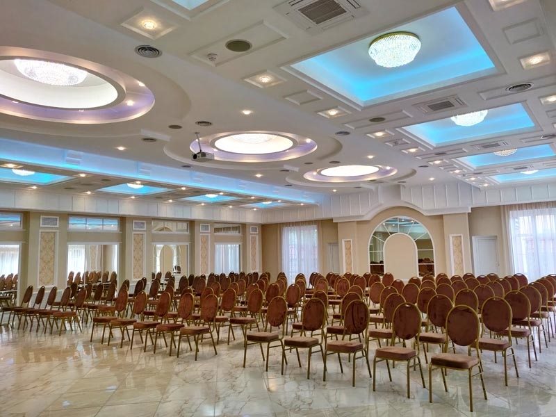 Великий зал «ГРАНД ХОЛ» в готельному комплексі