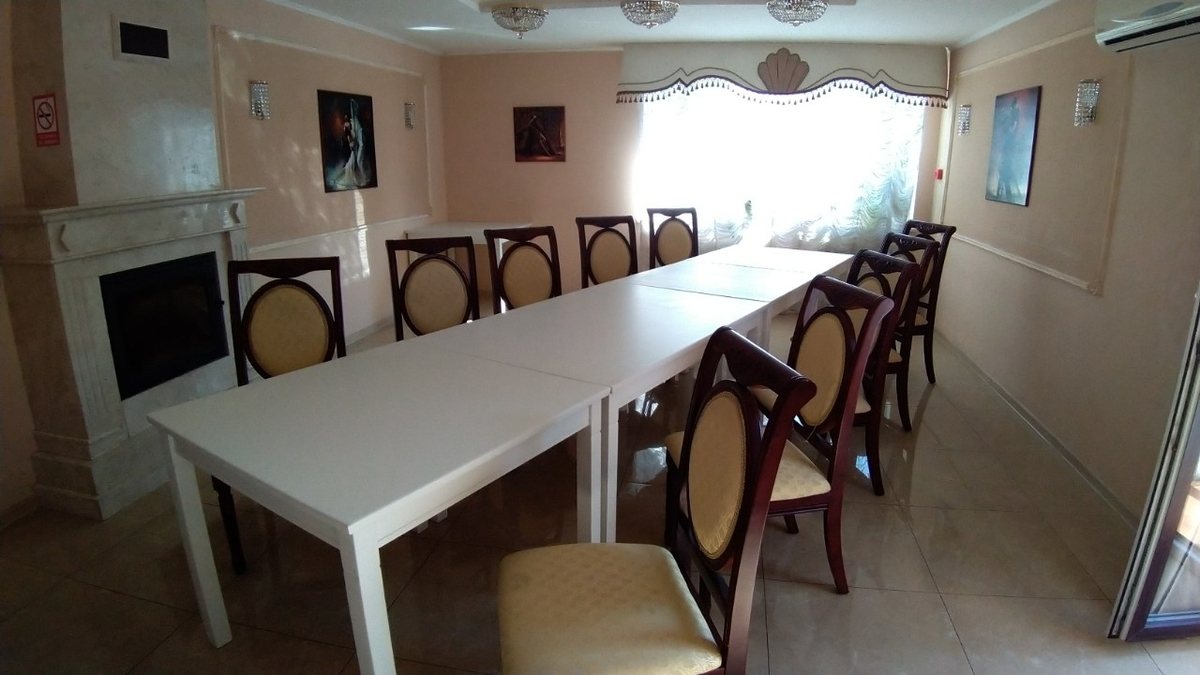 Камінний зал в ресторані Коляда