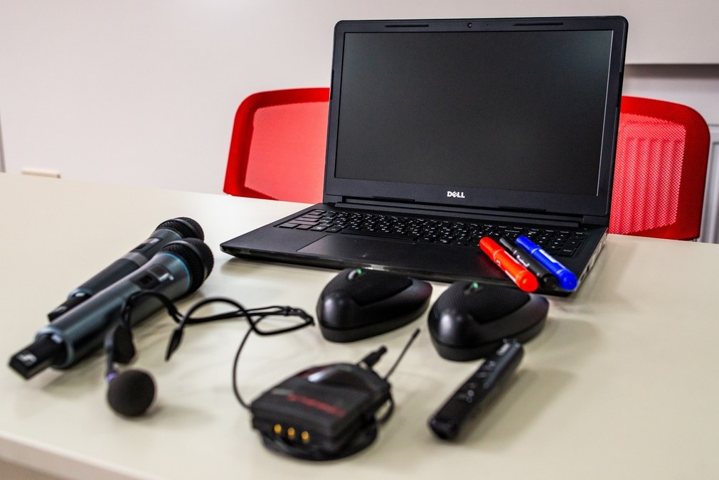 Сучасний конференц-зал від KIDEV