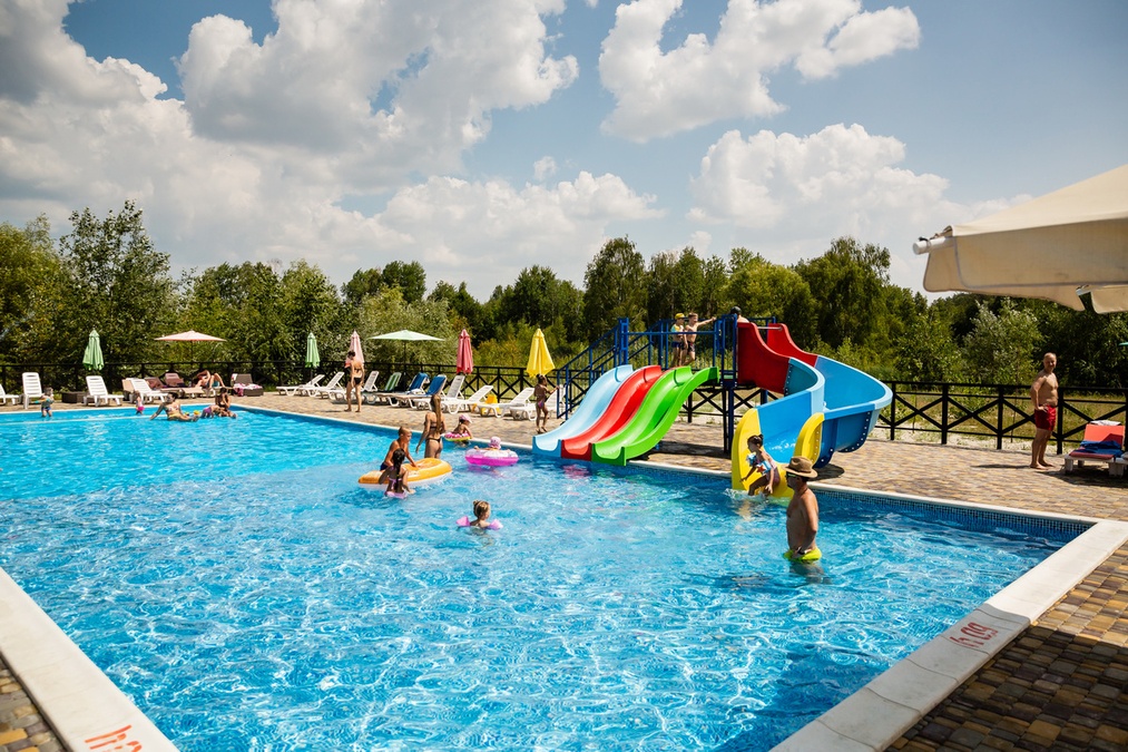 Заміський СПА готель «ШишкiNN»