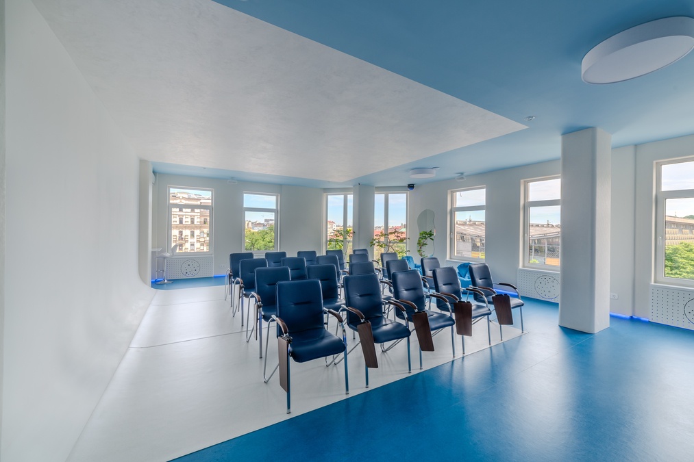 Сучасний конференц-зал на Подолі 