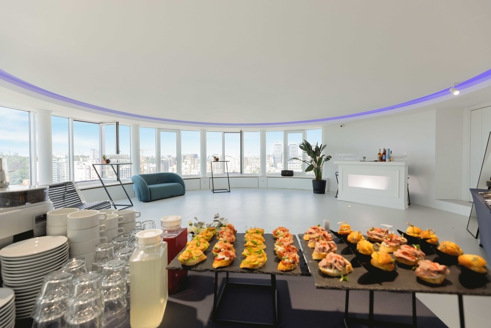 Зал Space на 21 этаже с открытой террасой