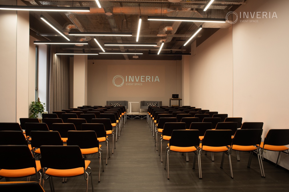 WEST зал для командної роботи