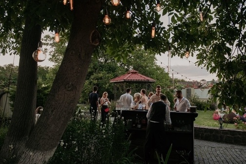 Затишна локація для святкування Oselya