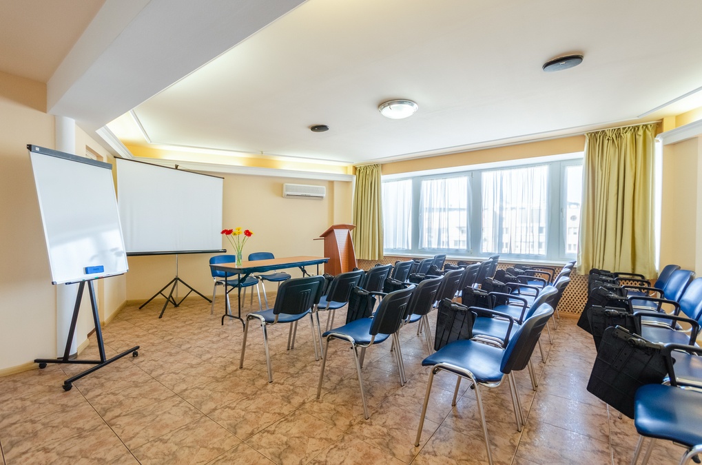 Конференц-зал на 10 поверсі в готелі Турист
