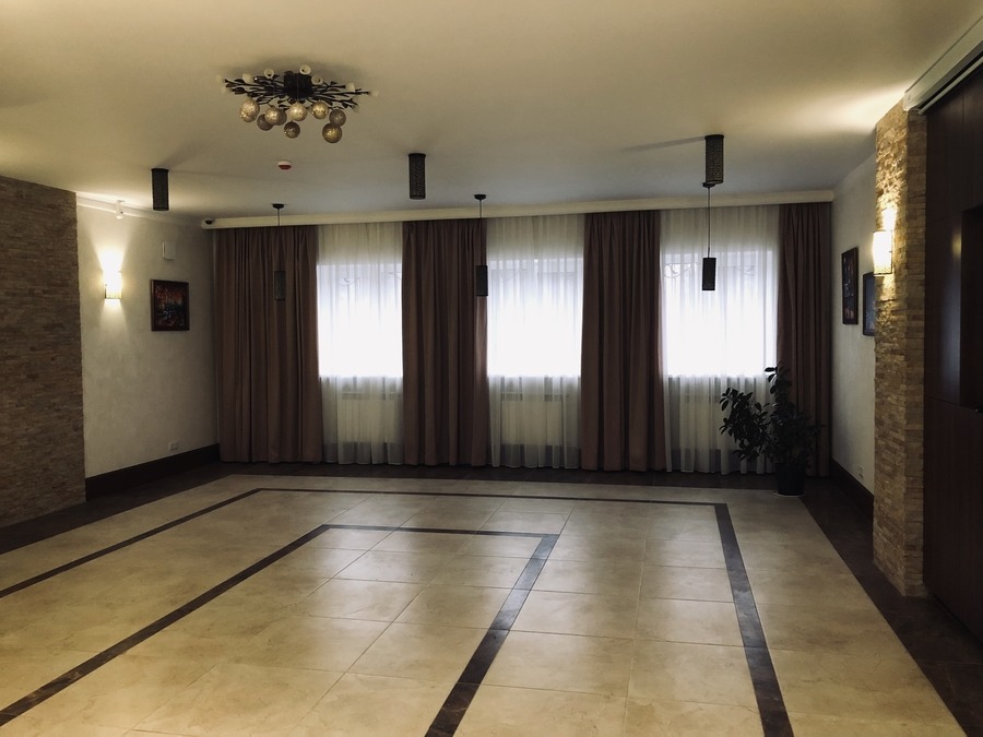 Готель для новорічного святкування, корпоративу